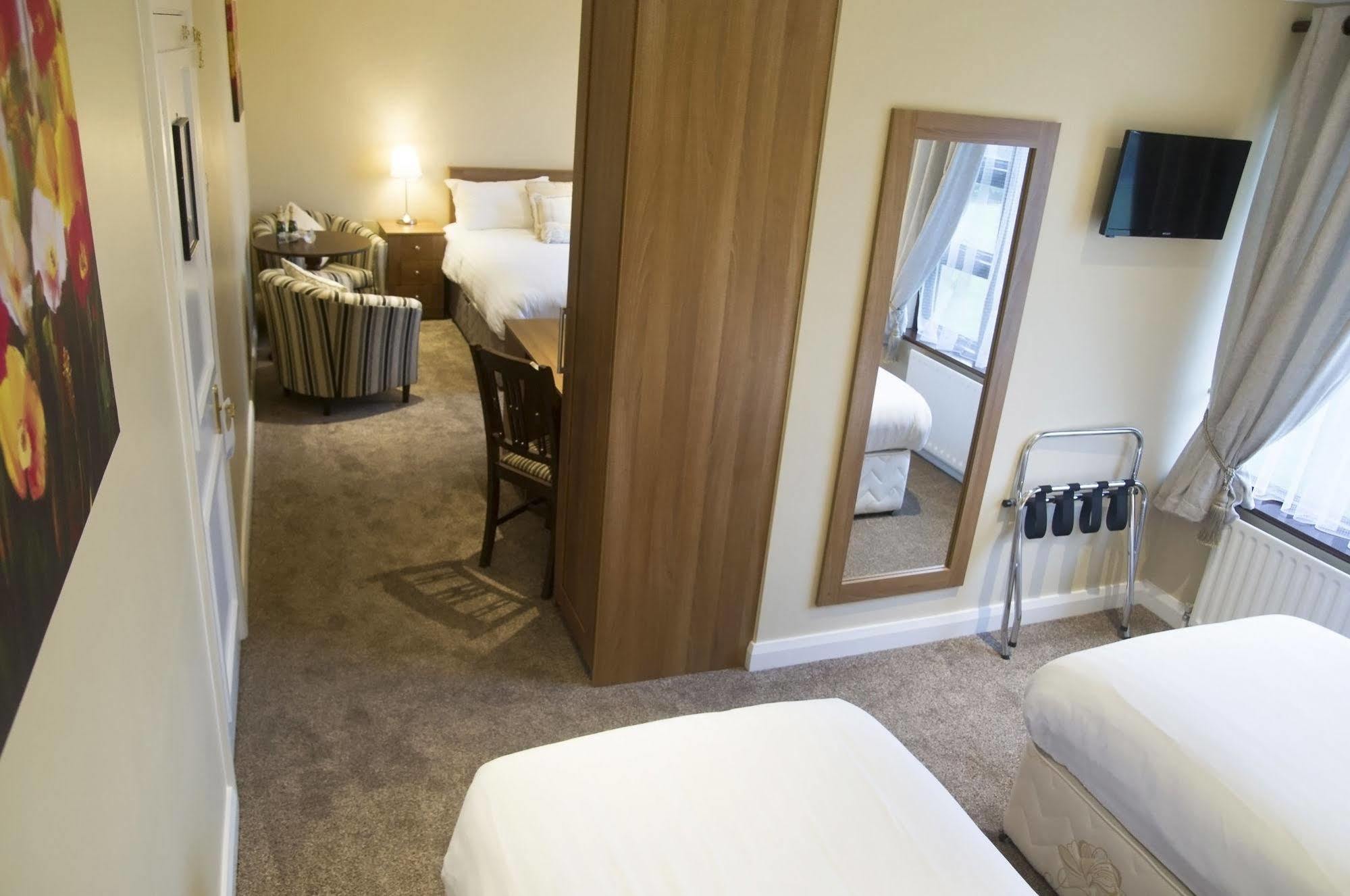 Hillview Self Catering Apartman Lusk Kültér fotó