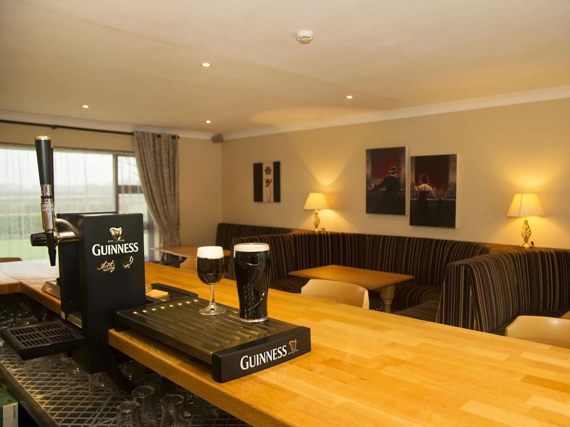 Hillview Self Catering Apartman Lusk Kültér fotó