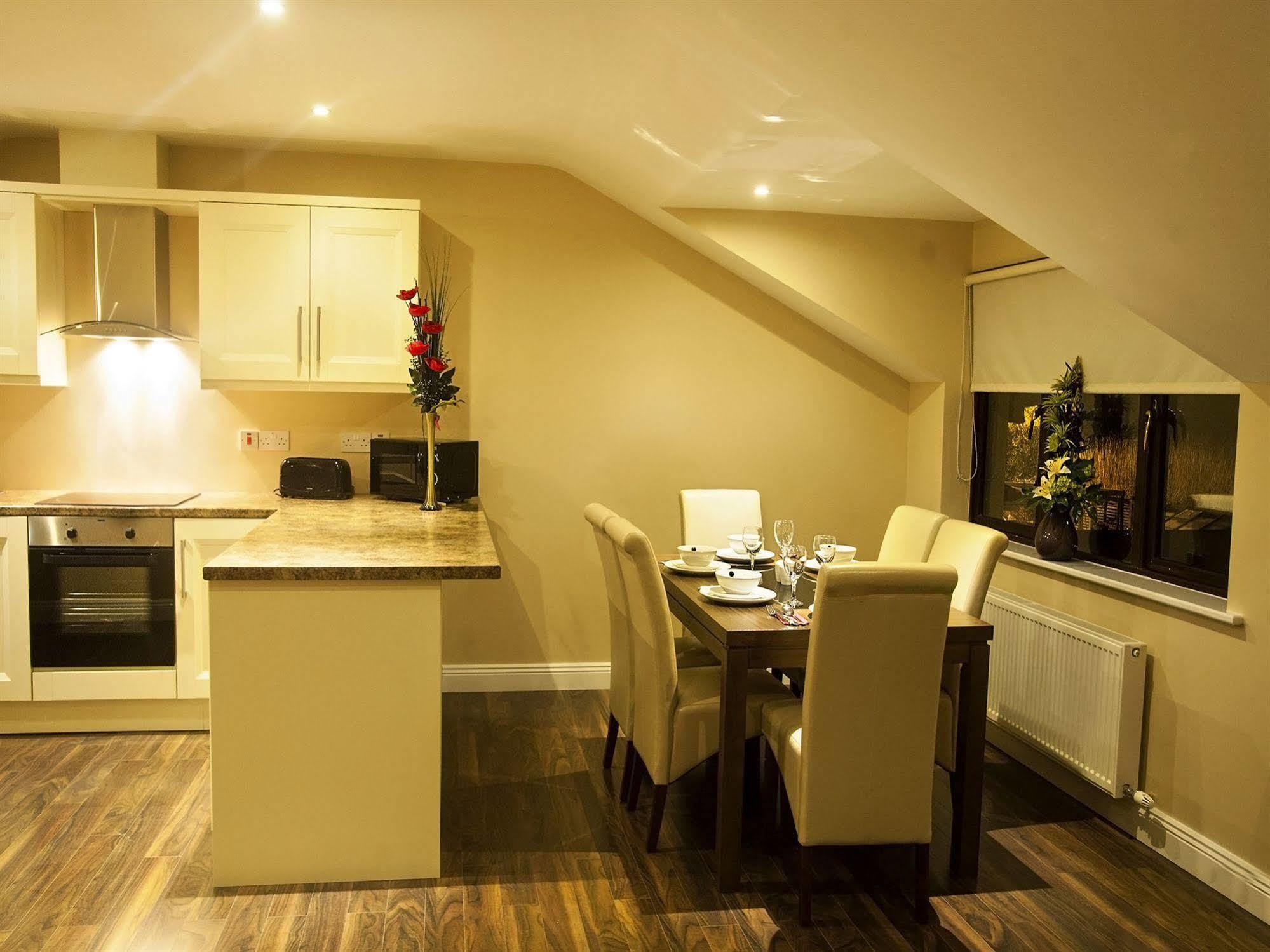 Hillview Self Catering Apartman Lusk Kültér fotó