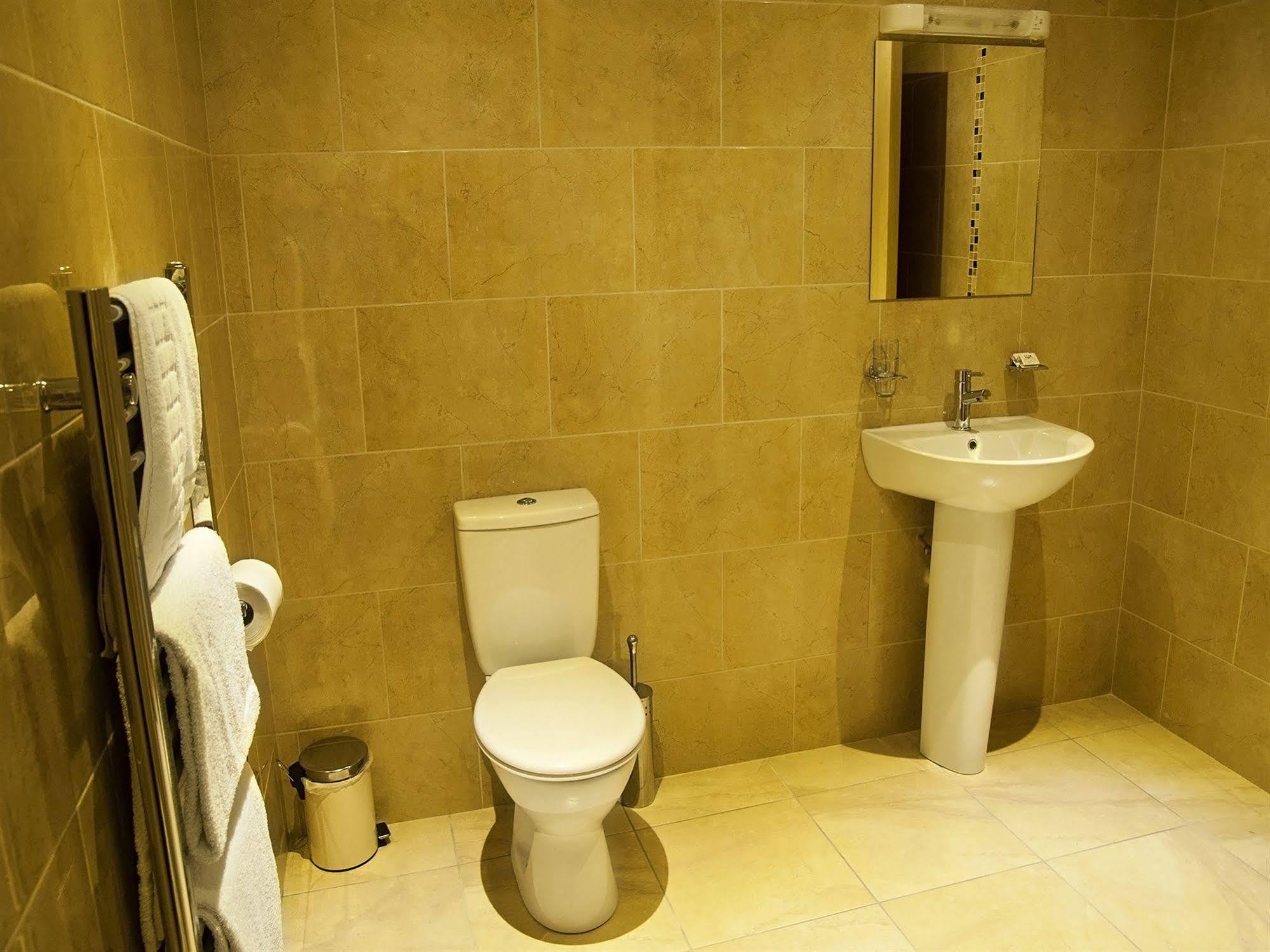 Hillview Self Catering Apartman Lusk Kültér fotó