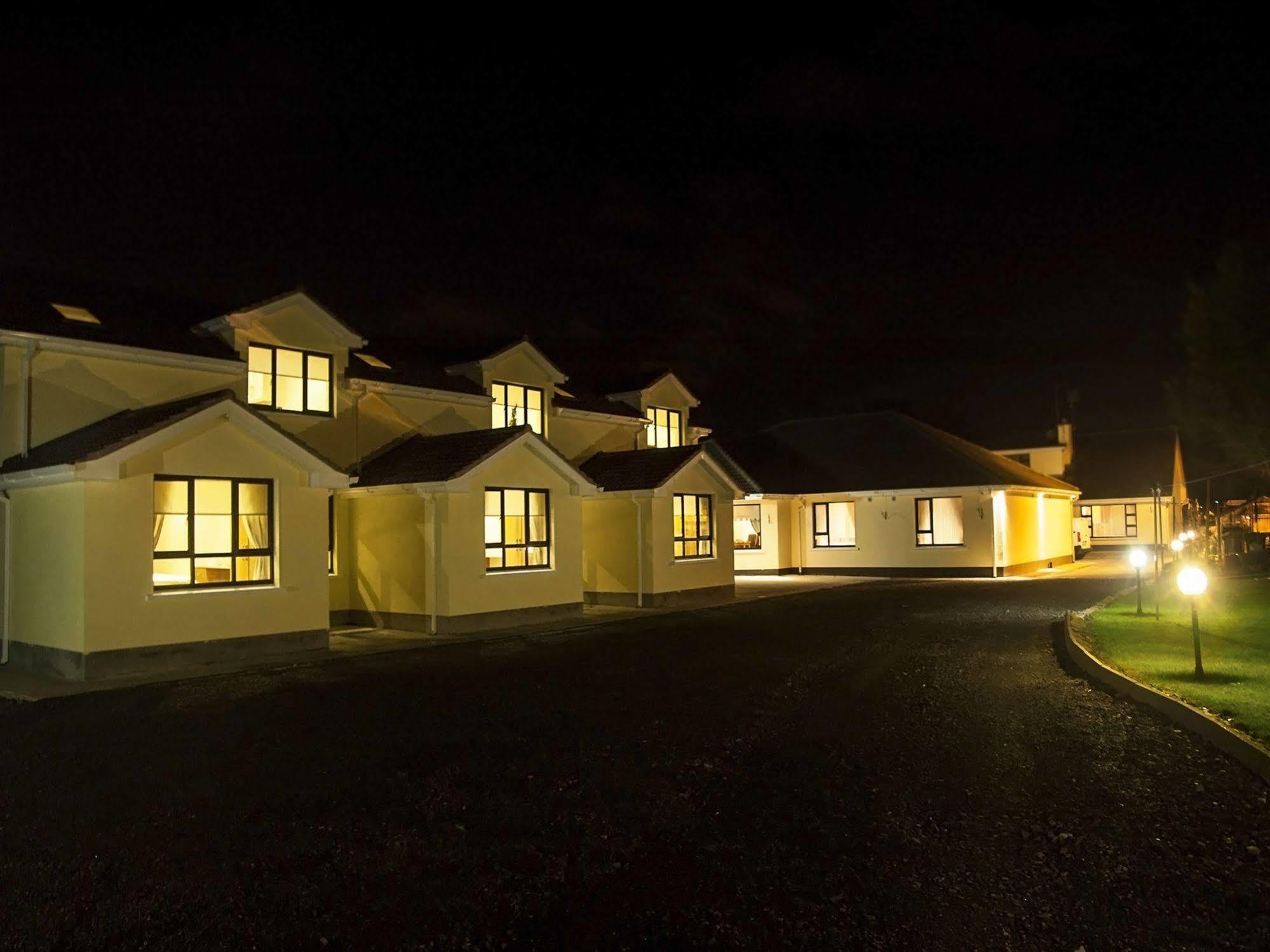 Hillview Self Catering Apartman Lusk Kültér fotó